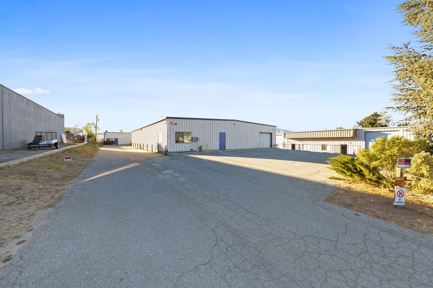 Primary Photo Of 20601 Santa Lucia, Tehachapi Unknown For Lease