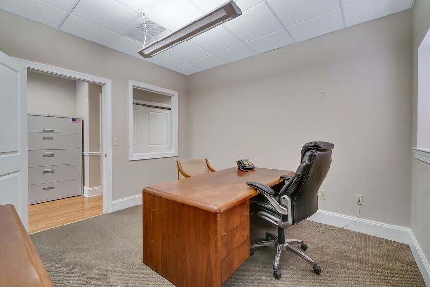 More Photos Of 124 S York Rd, Hatboro Office For Sale