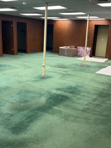 More Photos Of 36 Pine St, Lockport Office For Lease