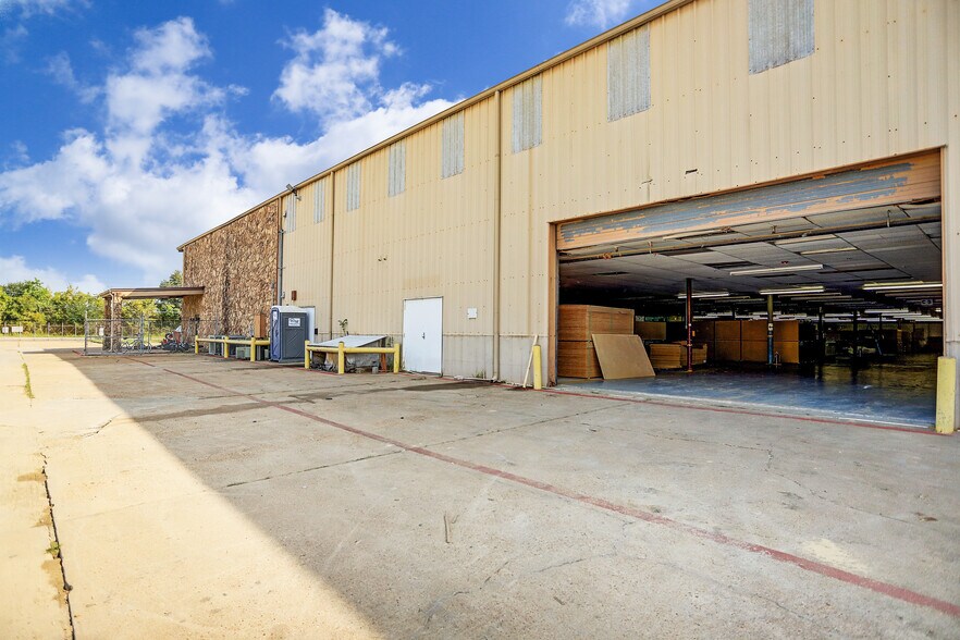 More Photos Of 3702 Knapp Rd, Pearland Warehouse For Sale