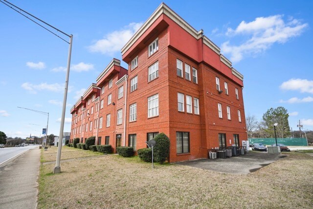 More Photos Of 2465 Main St, Atlanta Medical For Sale