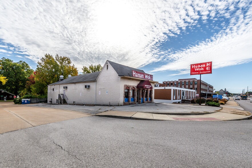 More Photos Of 2428 S Brentwood Blvd, Saint Louis Restaurant For Sale