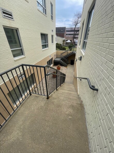 More Photos Of 804 Pershing Dr, Silver Spring Medical For Sale