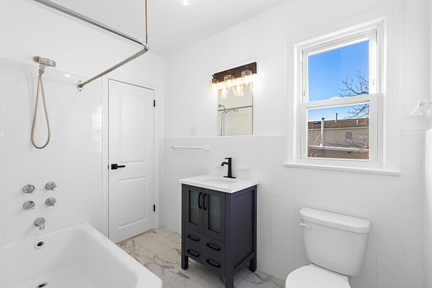 More Photos Of 163 Front St, Secaucus General Retail For Sale