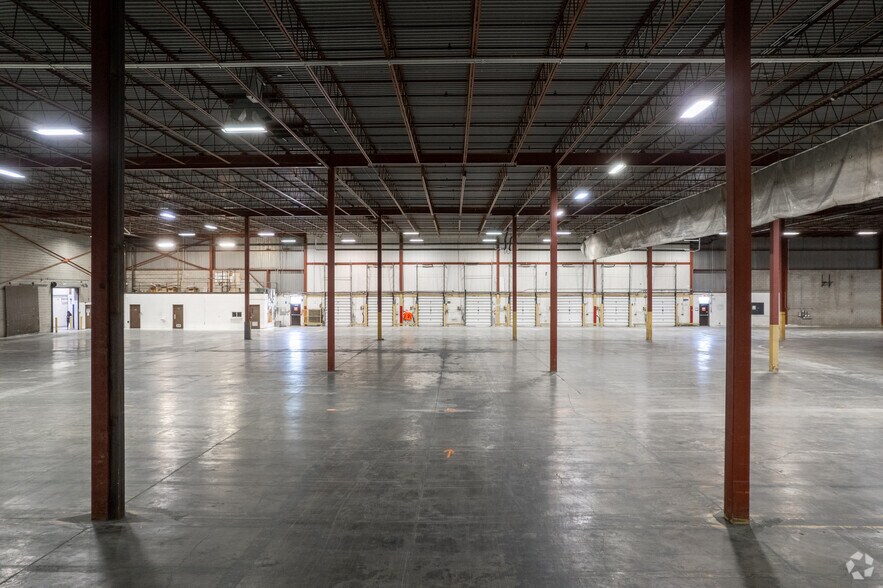 More Photos Of 2 Colony Ct, Brampton Warehouse For Sale