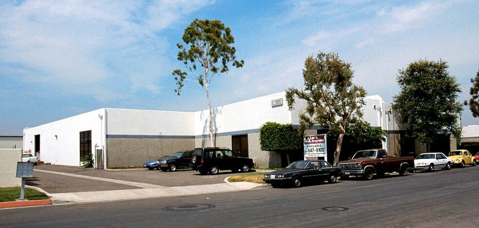 More Photos Of 4580 E Eisenhower Cir, Anaheim Manufacturing For Lease
