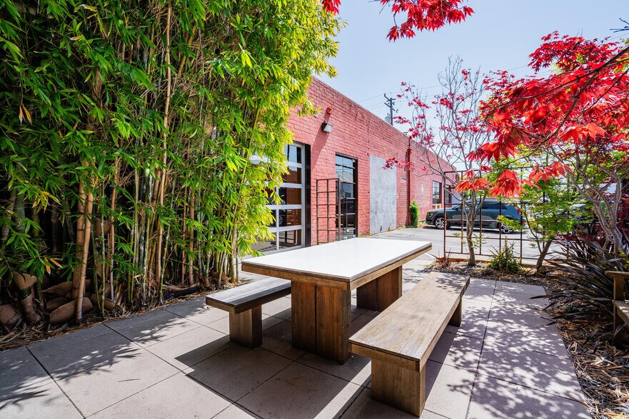 More Photos Of 2210 Broadway, Santa Monica Loft Creative Space For Lease