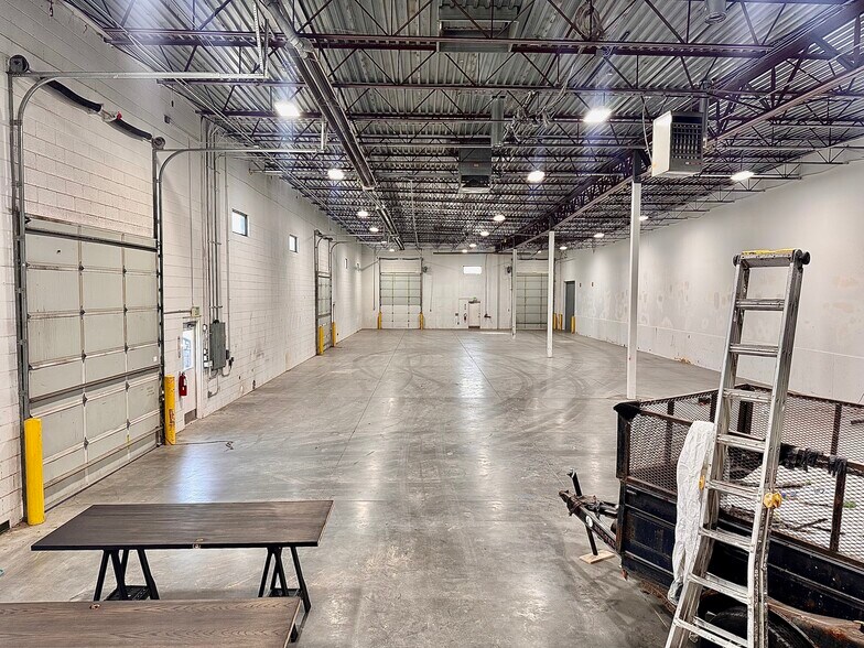More Photos Of 480 S Geneva Rd, Vineyard Industrial For Lease