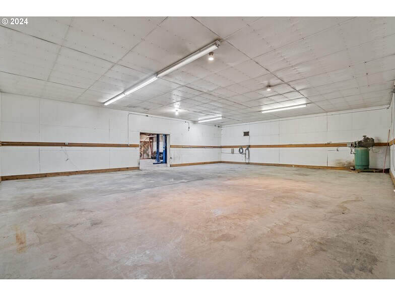 More Photos Of 1845 N 1st Pl, Hermiston Warehouse For Sale