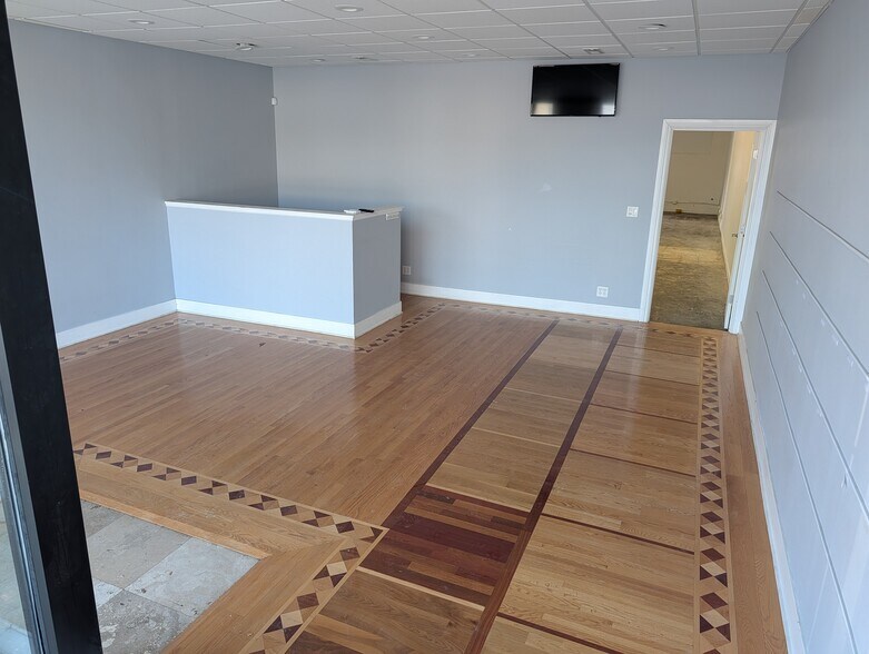 More Photos Of 3838-3840 N Harlem Ave, Chicago Storefront For Lease