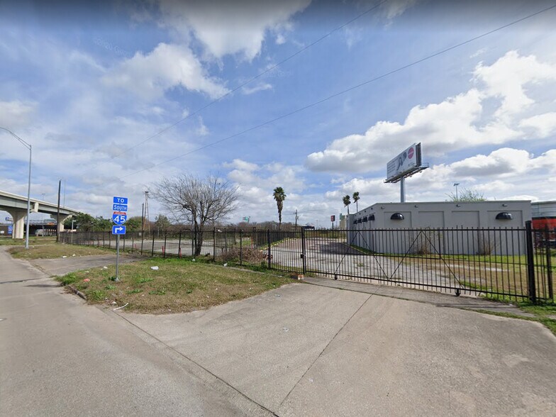 More Photos Of 7926-7928 N Shepherd Dr, Houston Land For Sale