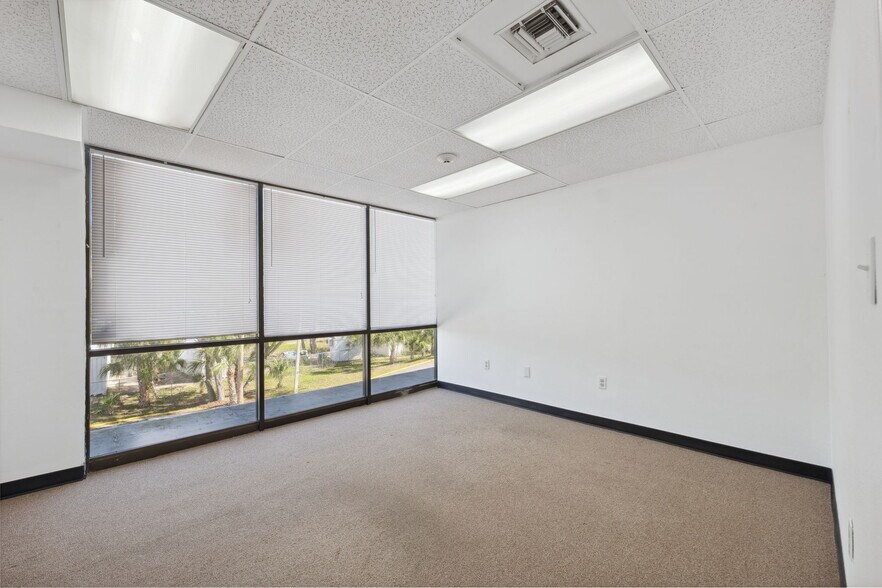More Photos Of 13825 US Highway 19, Hudson Office For Lease