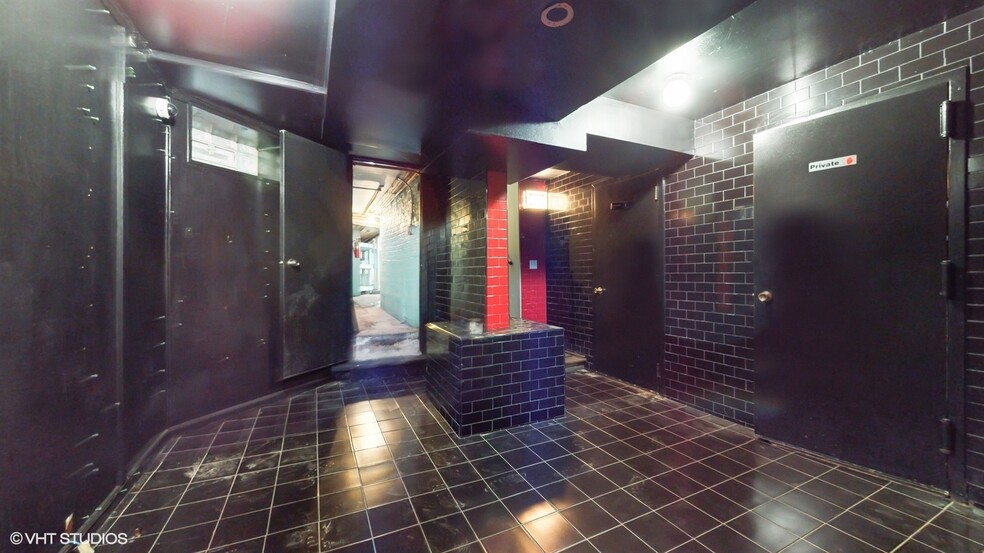 More Photos Of 2500 N Ashland Ave, Chicago Restaurant For Lease