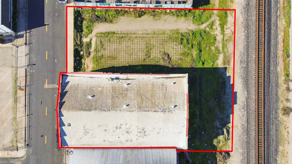 More Photos Of 221 Oak St, Manteca Warehouse For Sale