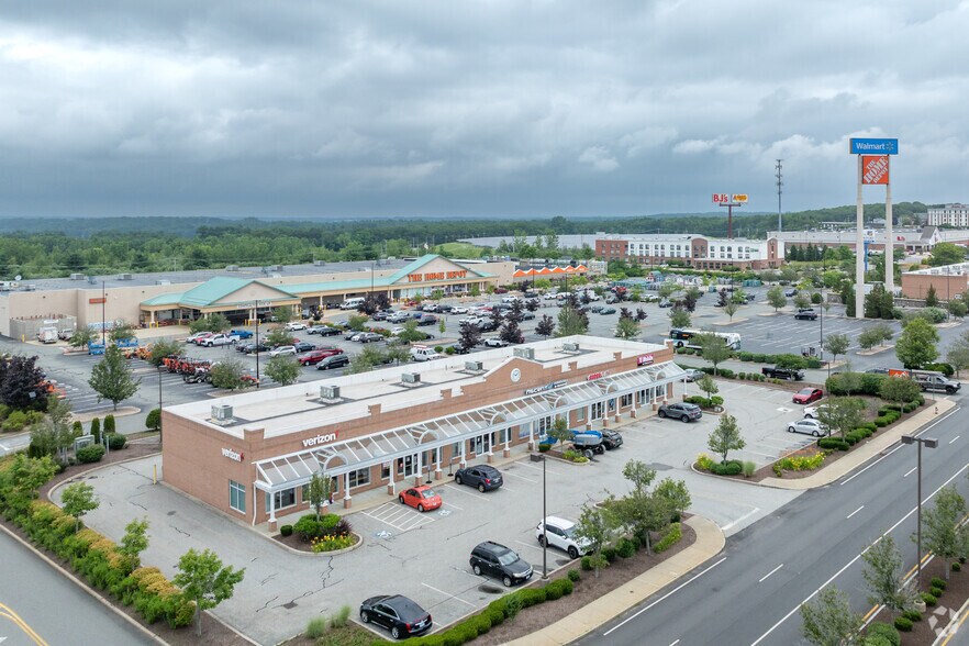 More Photos Of 670-678 Centre Of New England Blvd, Coventry Freestanding For Lease
