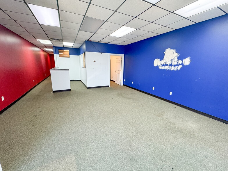 More Photos Of 15203 N Holly Rd, Holly General Retail For Sale