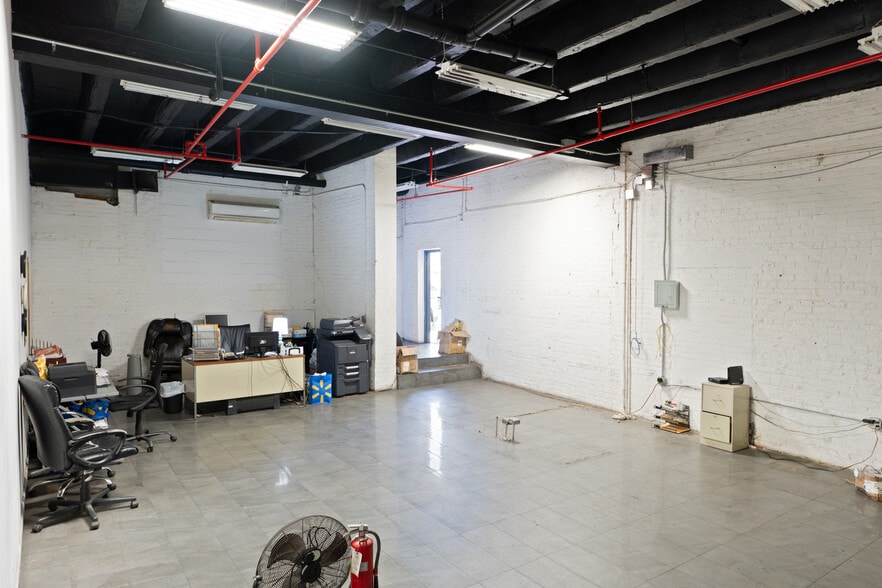 More Photos Of 488-500 Mulberry St, Newark Warehouse For Lease