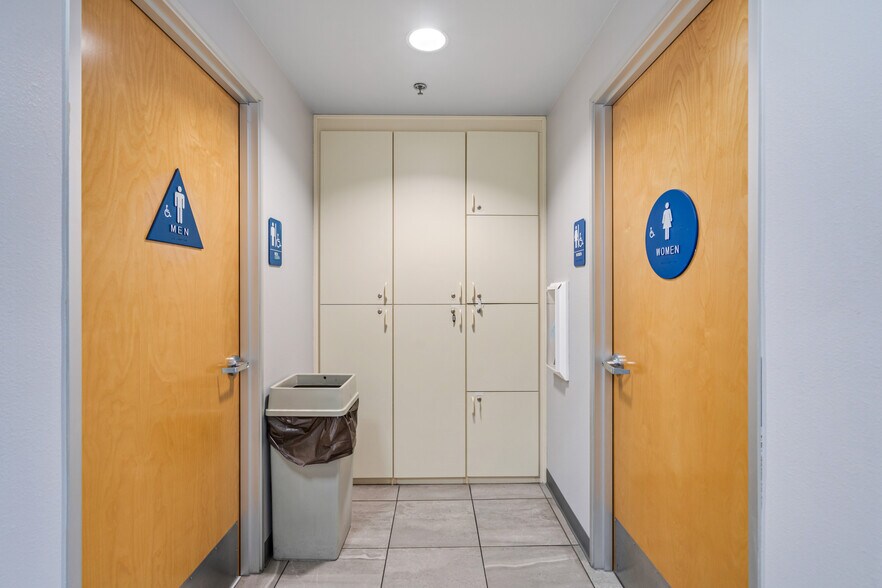 More Photos Of 803-827 Anchorage Place, Chula Vista Light Distribution For Lease