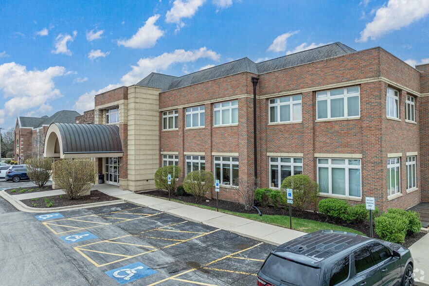 Primary Photo Of 1315 Macom Dr, Naperville Medical For Lease