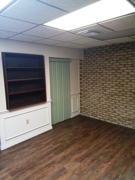 More Photos Of 180 S County Road 427, Longwood General Retail For Lease