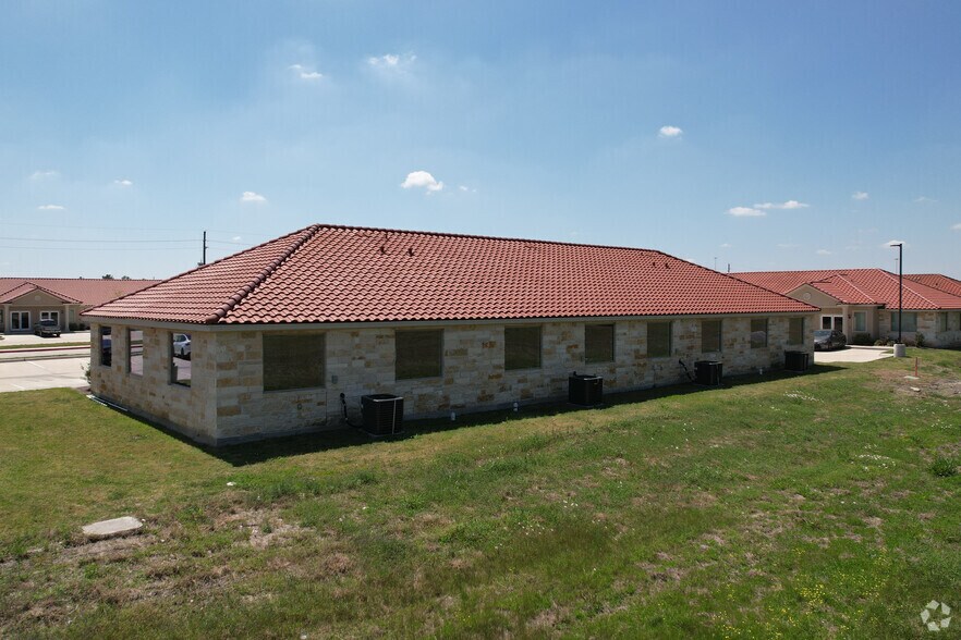 More Photos Of 2743 Smith Ranch Rd, Pearland Office For Lease