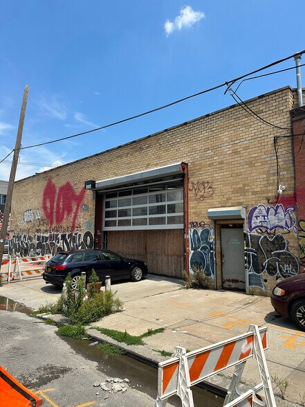 More Photos Of 1231 Flushing Ave, Brooklyn Warehouse For Lease