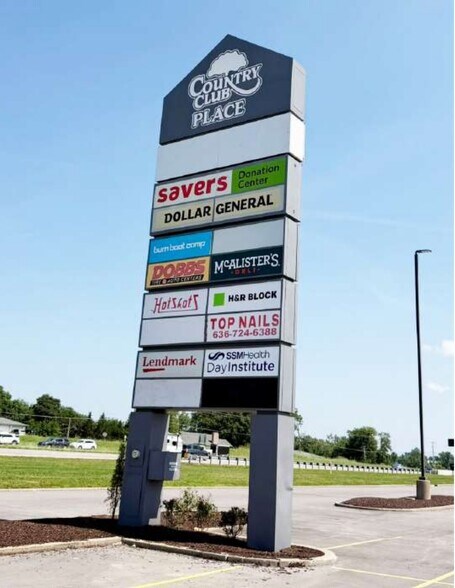 More Photos Of 1552-1652 Country Club Plaza Dr, Saint Charles Freestanding For Lease