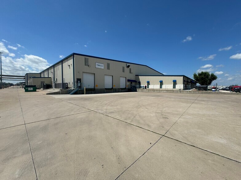 Primary Photo Of 2000 Clovis Barker Rd, San Marcos Manufacturing For Lease