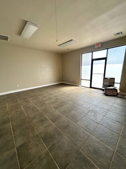 More Photos Of 4240 Berryhill Rd, Milton Self Storage For Lease