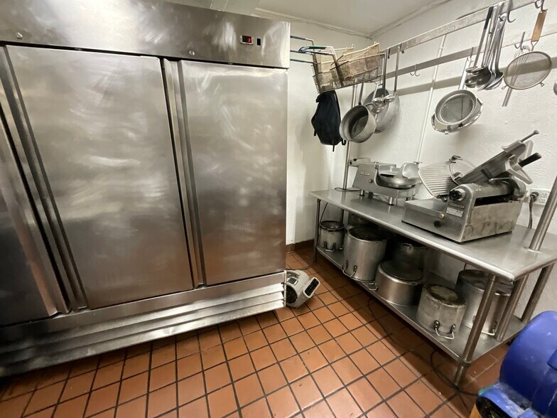 More Photos Of 4835 Cortez Blvd, Spring Hill Restaurant For Sale