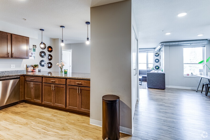 More Photos Of 1975-1977 Marshall Ave, Saint Paul Apartments For Sale