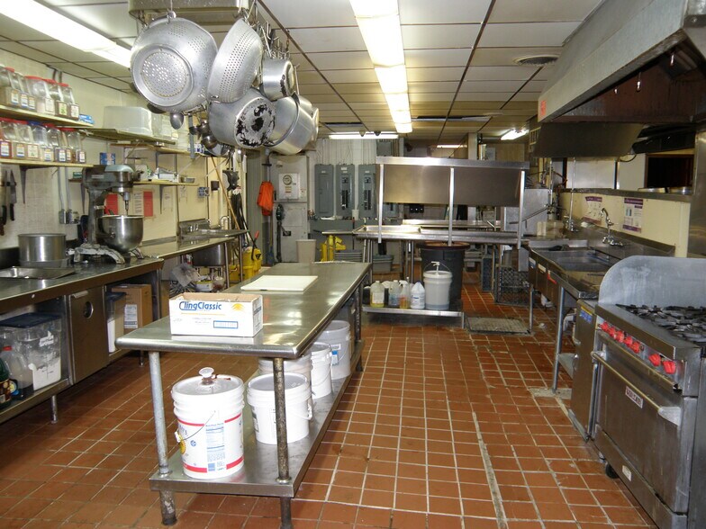 More Photos Of 8501 W Capitol Dr, Milwaukee Restaurant For Sale