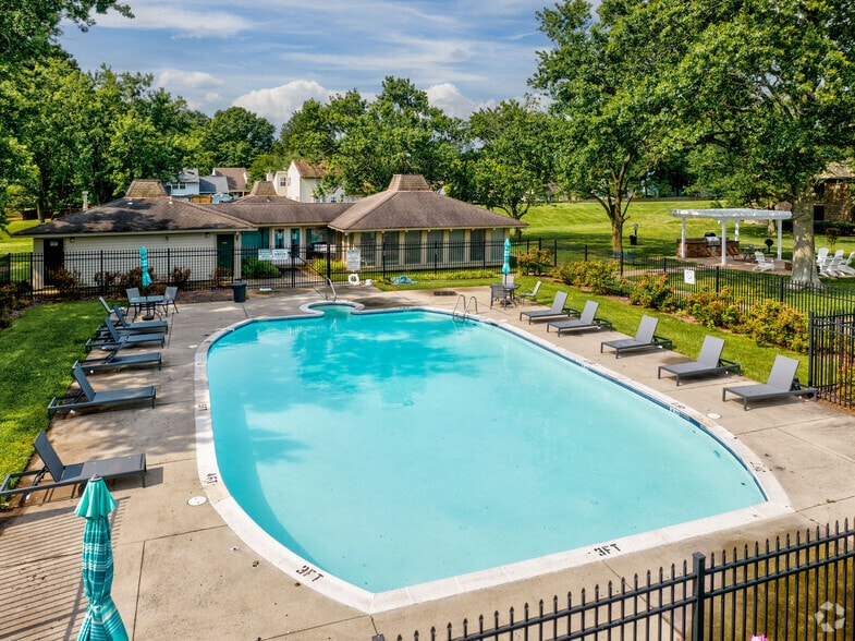 More Photos Of 1027 Tivoli Cres, Virginia Beach Apartments For Sale