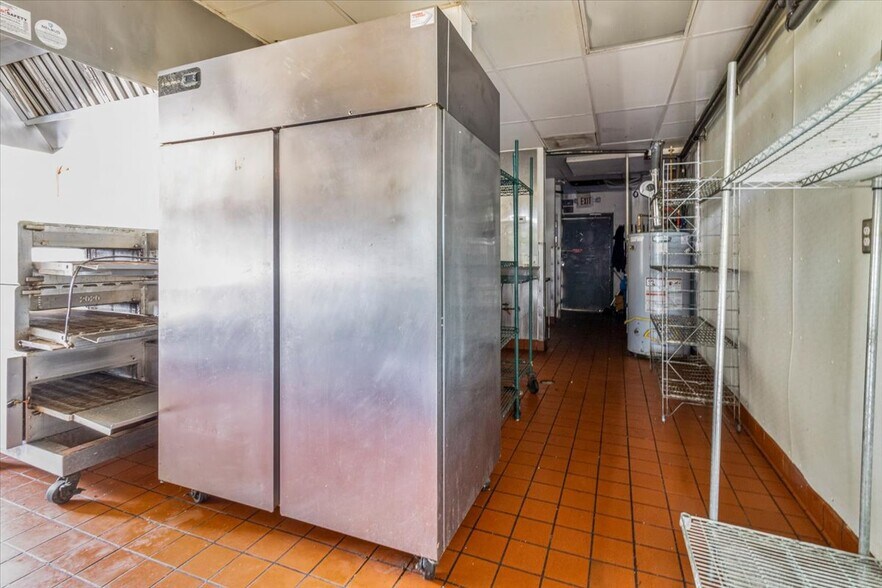 More Photos Of 4711 E National Rd, Richmond Fast Food For Sale