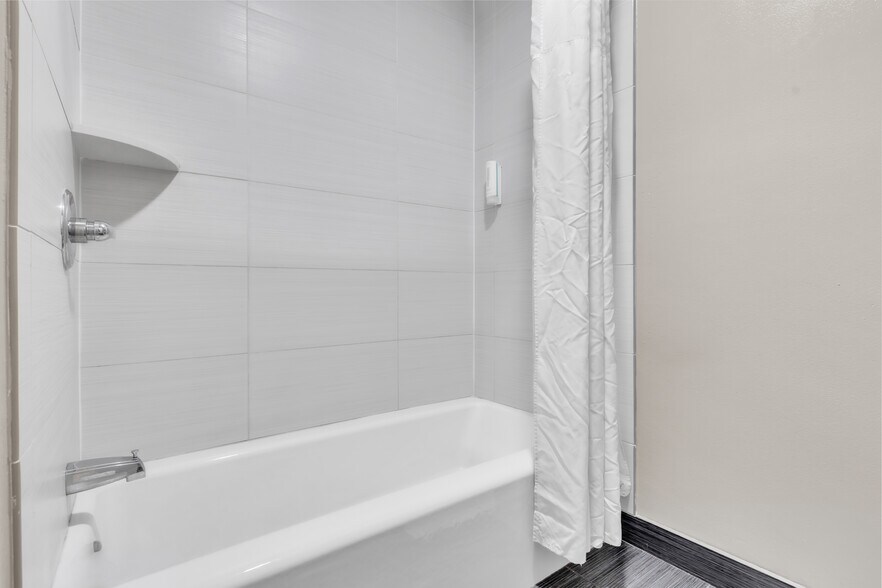 More Photos Of 3999 Alhambra Ave, Martinez Hotel For Sale