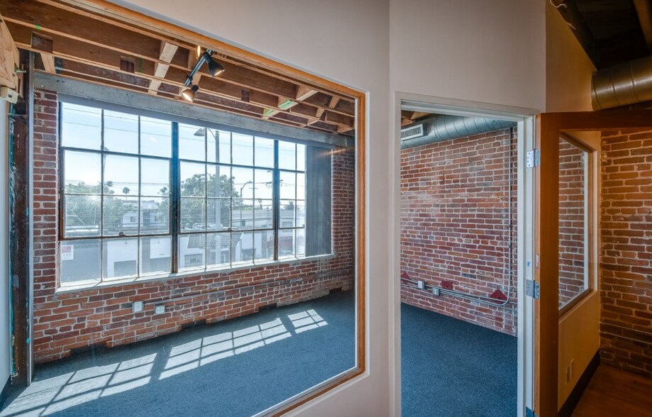 More Photos Of 6161 Santa Monica Blvd, Los Angeles Loft Creative Space For Lease