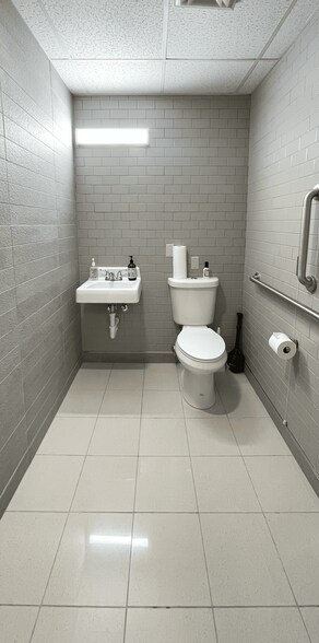 More Photos Of 14 Maple St, Terryville Office For Lease