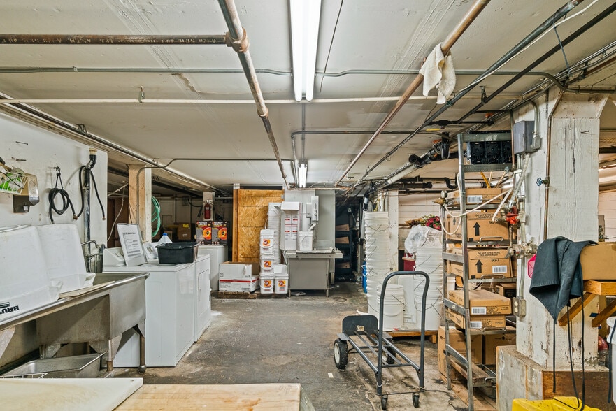 More Photos Of 9 S 1st St, Yakima Restaurant For Sale