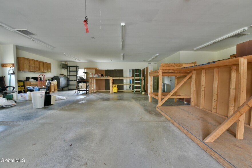 More Photos Of 410 Ridge Rd, Broadalbin Freestanding For Sale