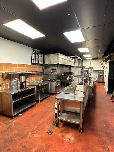 More Photos Of 4266 Main St, Philadelphia Restaurant For Lease