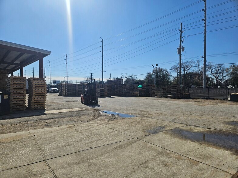 Primary Photo Of 10350 W Montgomery Rd, Houston Warehouse For Sale