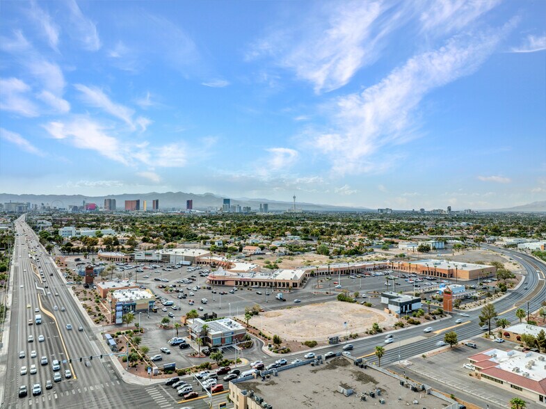 More Photos Of 3220-3370 E Flamingo Rd, Las Vegas Unknown For Lease