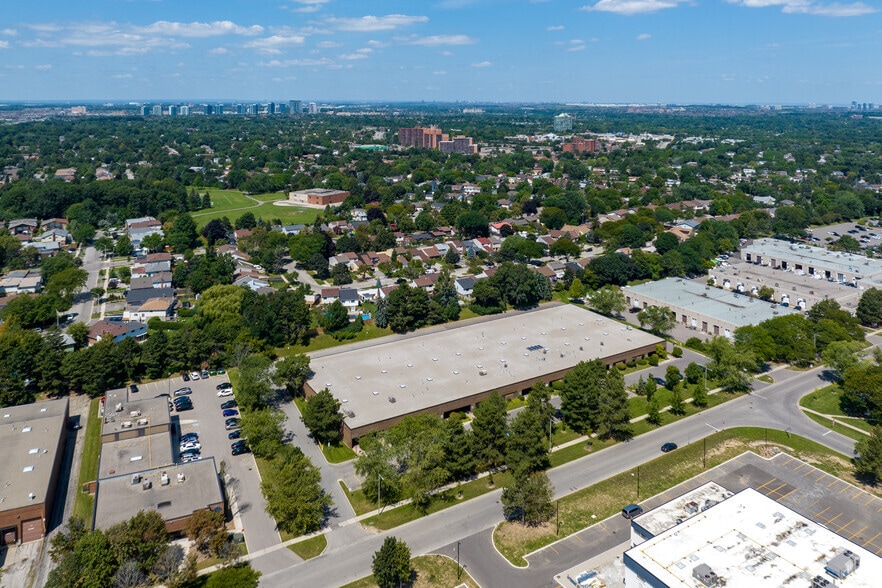 More Photos Of 2525 Dunwin Dr, Mississauga Warehouse For Lease