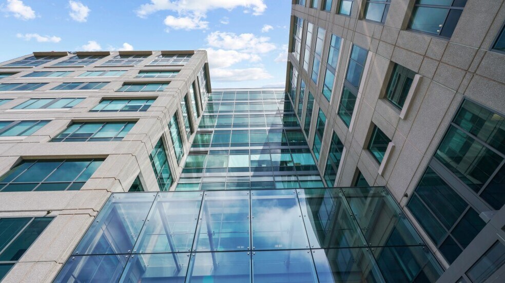 More Photos Of 2001 Junipero Serra Blvd, Daly City Research And Development For Lease