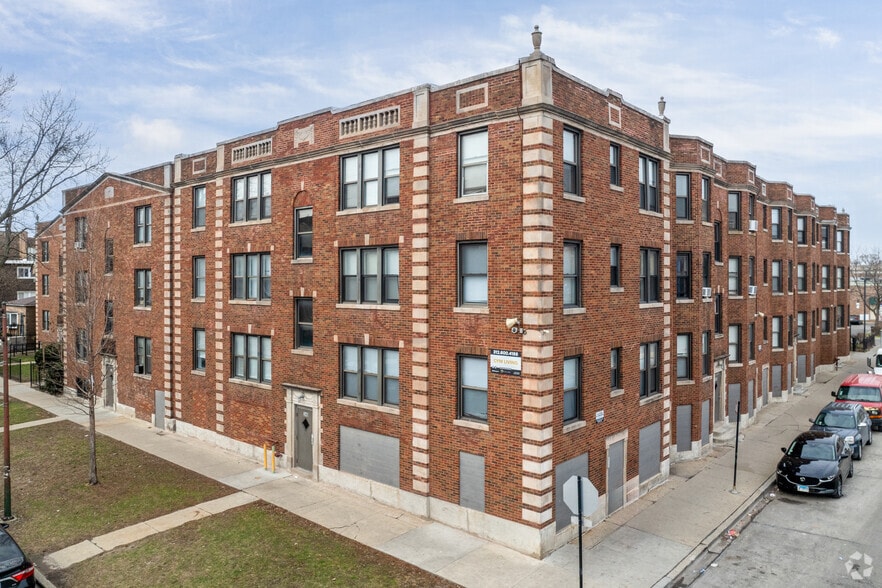 Primary Photo Of 330 N Pine Ave, Chicago Apartments For Sale
