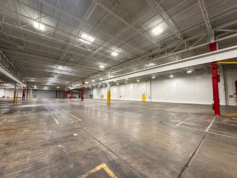 More Photos Of 9201 Wilmot Rd, Pleasant Prairie Warehouse For Lease