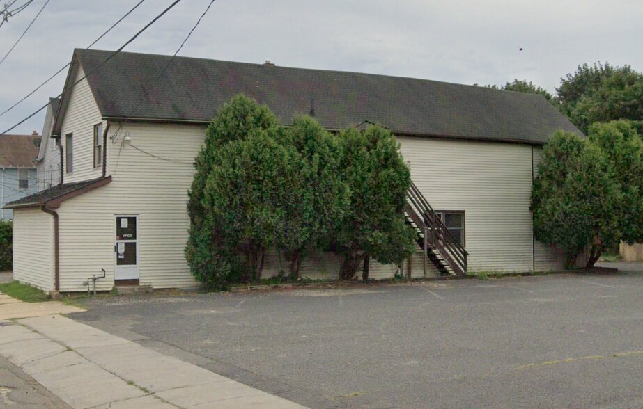 More Photos Of 17 Jackson St, Freehold Warehouse For Sale