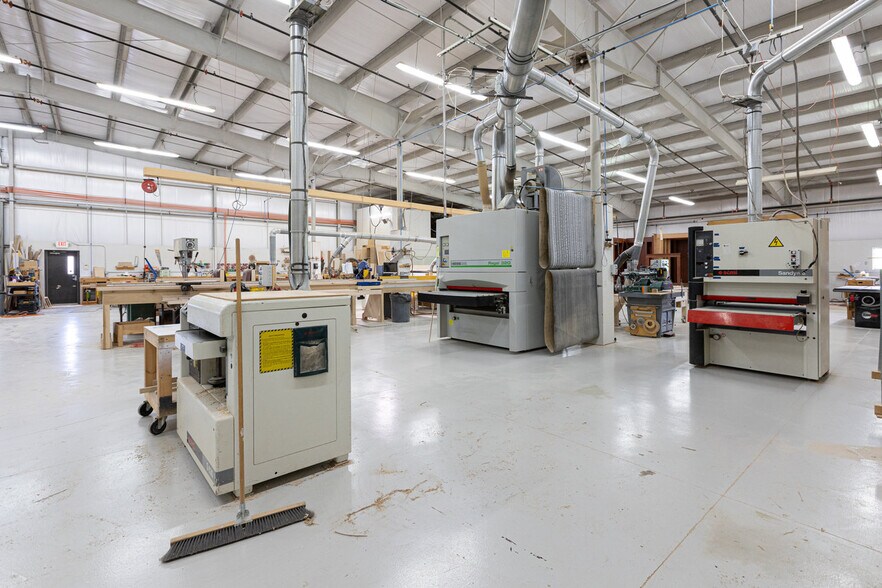 More Photos Of 641 Acorn Dr, Harrisonburg Manufacturing For Sale