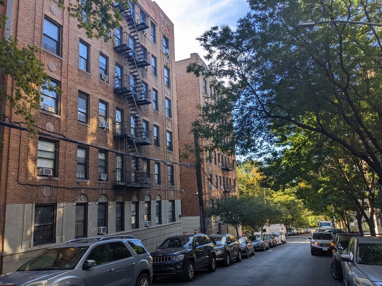 More Photos Of 950 Woodycrest Ave, Bronx Apartments For Lease