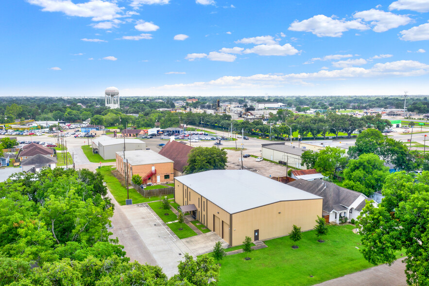 Primary Photo Of 1300 El Paso St, South Houston Warehouse For Sale